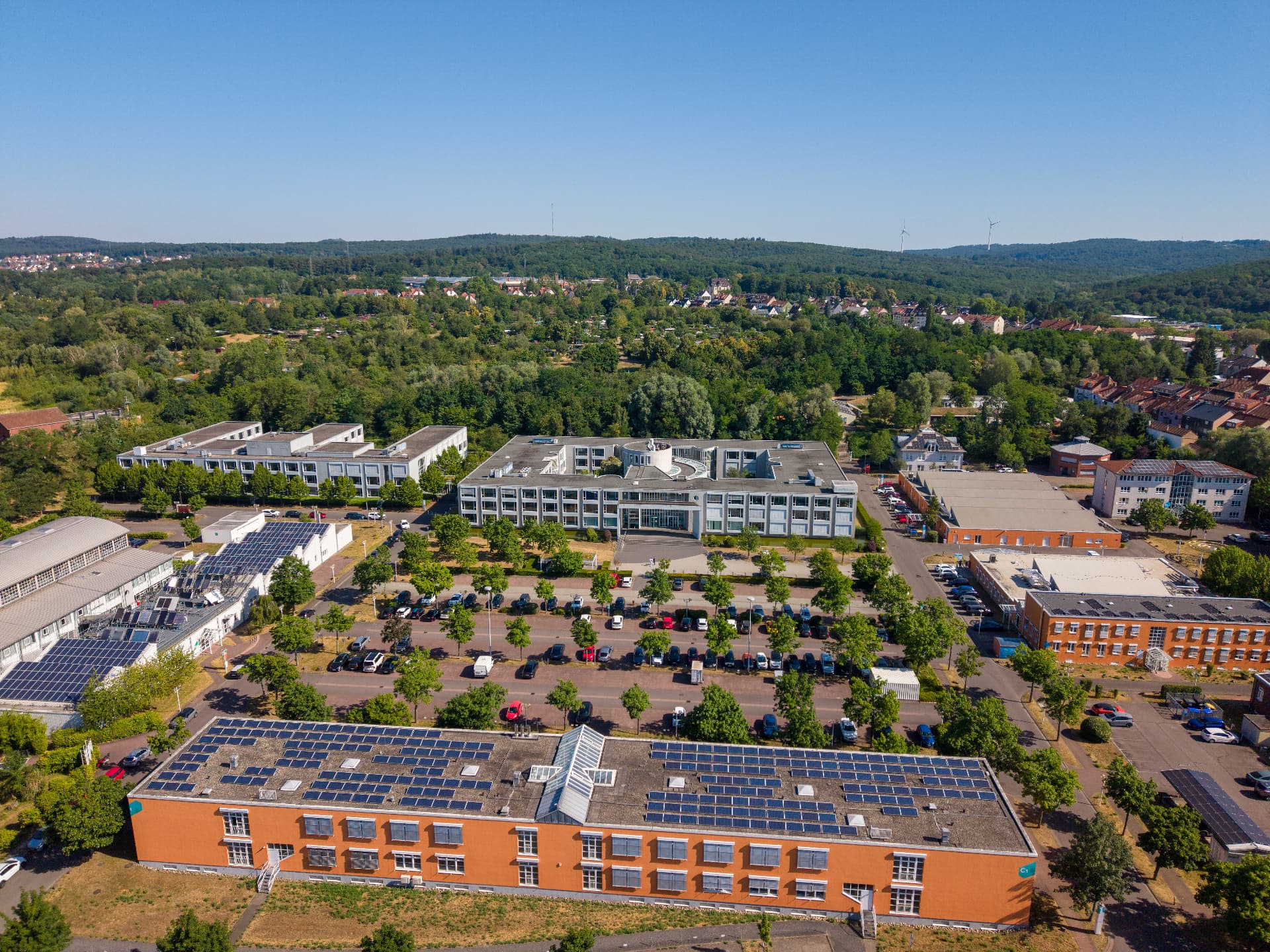 Luftaufnahme des Campus-Areals in Saarbrücken